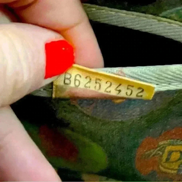 Dooney and Bourke tassel Y2K Vintage Medallion Colorful Handbag Purse - Picture 13 of 16